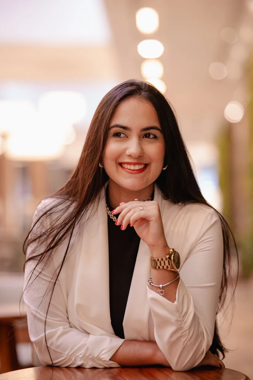 Ana Luiza Madruga sorrindo